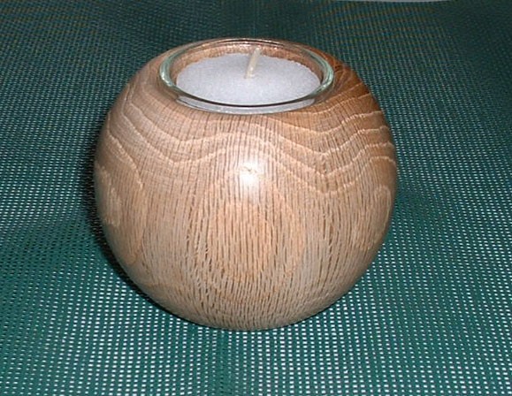 Teelicht mit Kugel aus Holz